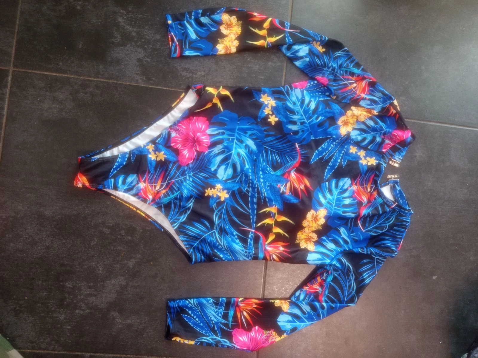 Swimsuit size L with long sleeves and backless – photo 3